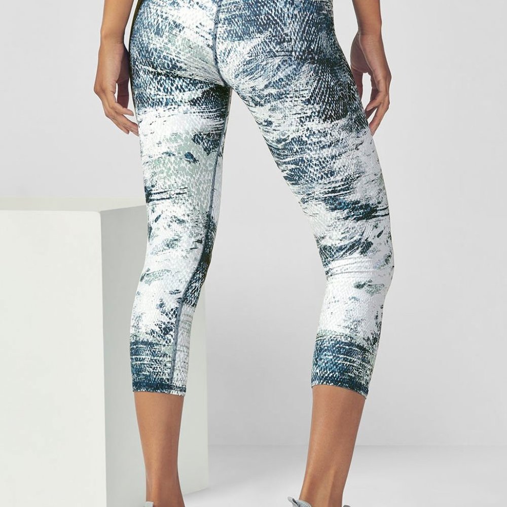 Fabletics Define Mid-Rise Capri - image 2